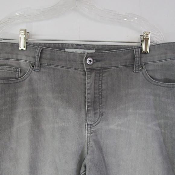 Chico's Platinum straight leg jeans chico sz 2 sht - Picture 6 of 8